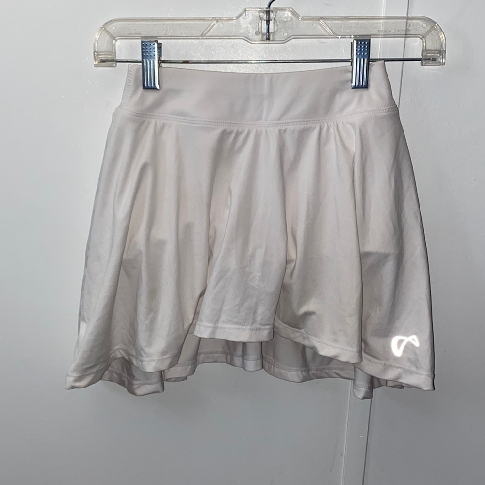 Athletic DNA white sports skirt